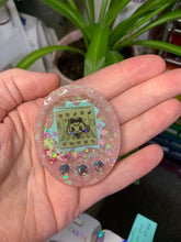 Load image into Gallery viewer, Glitter Color Changing Pink/Purple Old School Game “Shaker” Inspired Pop Grip/ Popsocket